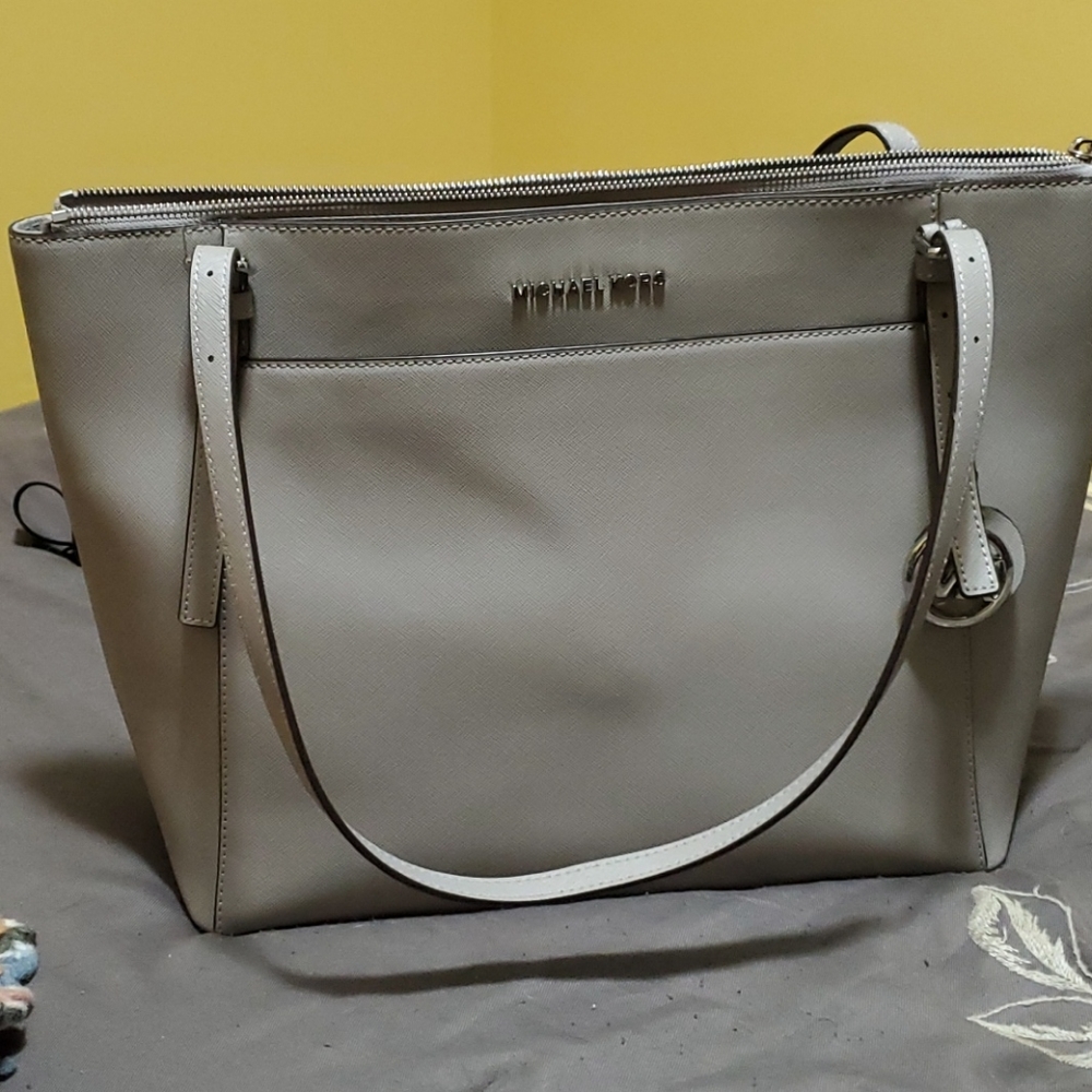 Michael Kors, The Voyager Large East West Tote